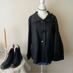 black button down water resistant jacket